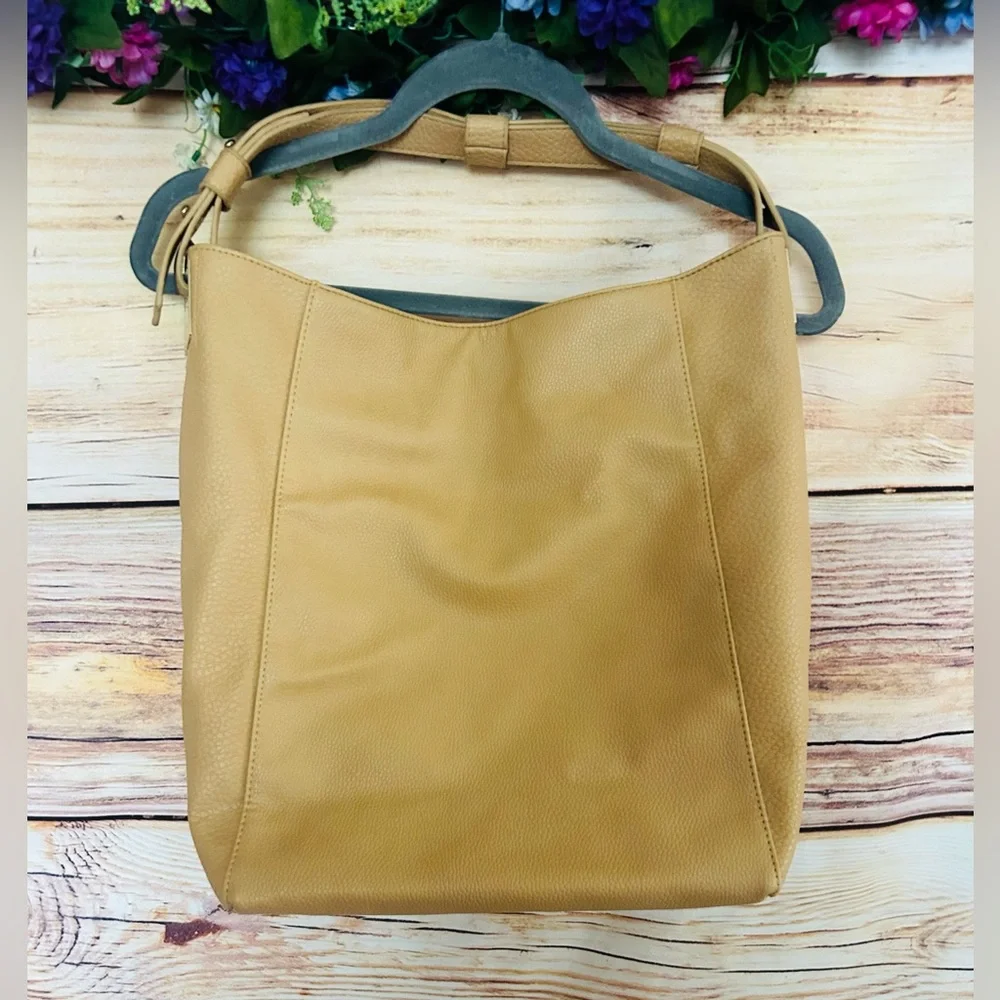 Kenneth Cole Reaction Women’s Tan Logo Zipper One Strap Shoulder Bag